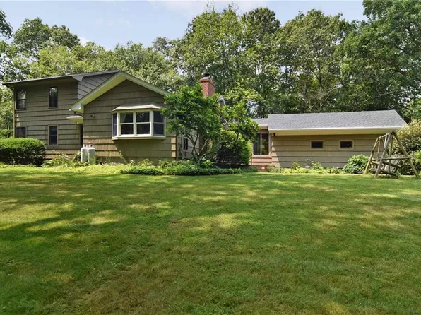 69 Diamond Hill Rd, Ashaway, RI 02804