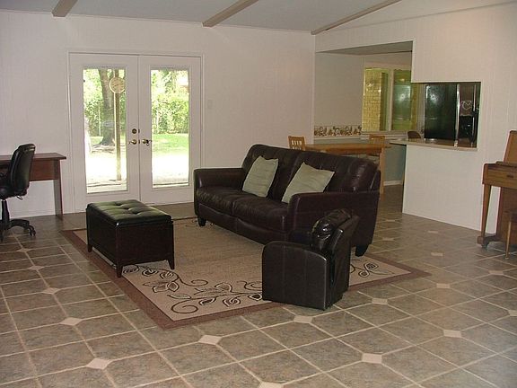 Large family room with tile 