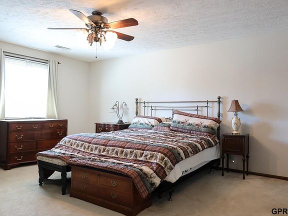 3rd image of 21390 Greenlawn Cir