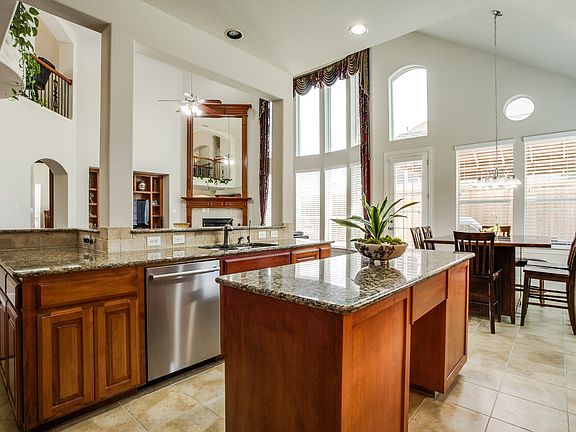 4th image of 4307 Millington Dr