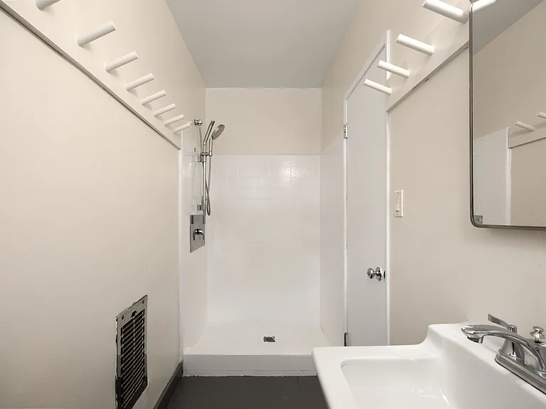 161 W Channel Rd #5 — Photo 19