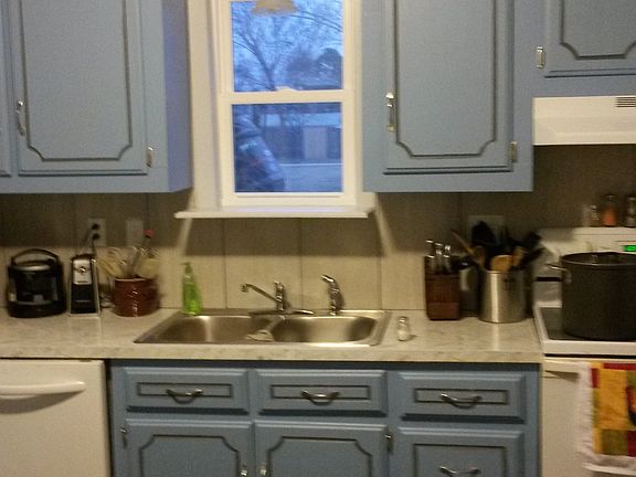 3rd image of 638 N Hobson Ave
