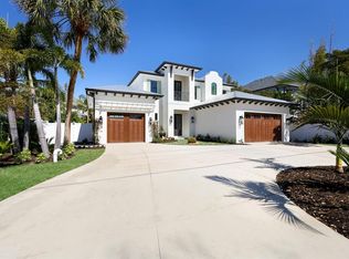 1607 Bay Rd, Sarasota, FL 34239
