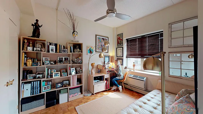 Sold by Luxor Homes & Investment Realty | media 5