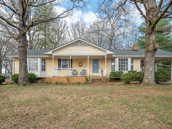 3rd image of 1606 Briarwood Dr