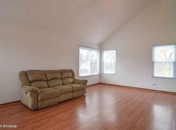 4th image of 2106 Brittany Ct