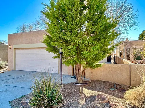 711 Tramway Pl NE Photo 1