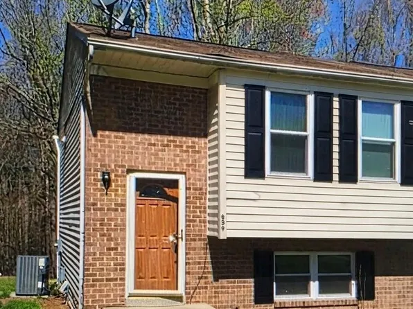 829 Calvert Towne Dr, Prince Frederick, MD 20678