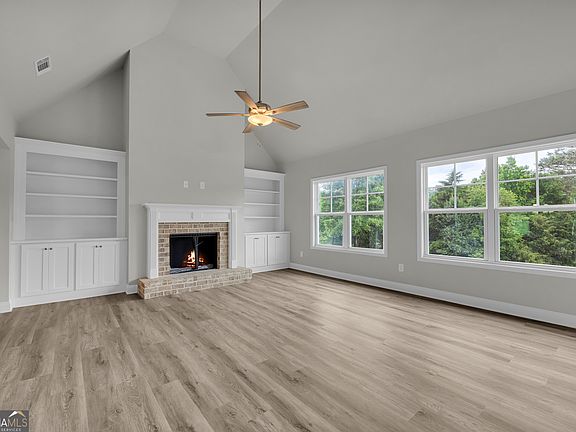 3rd image of 110 Sewell Rd