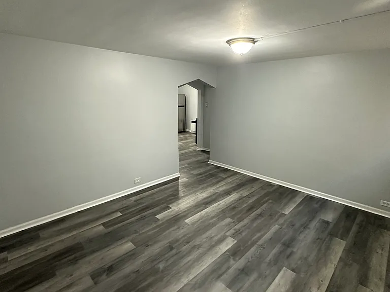 2443 S 50th Ave — Photo 5