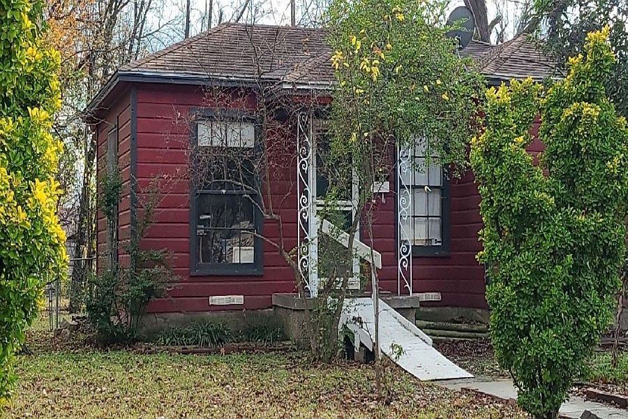 2nd image of 808 Nash St