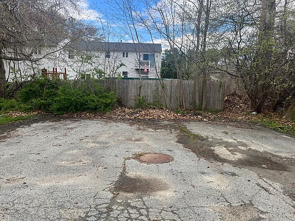 5th image of 9 Lee Ann Dr
