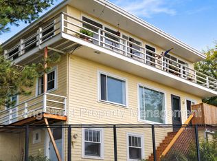 801 SW Broadway Dr, Portland, OR 97201
