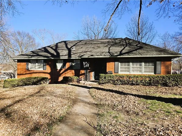3917 S Adams Ave, Independence, MO 64055