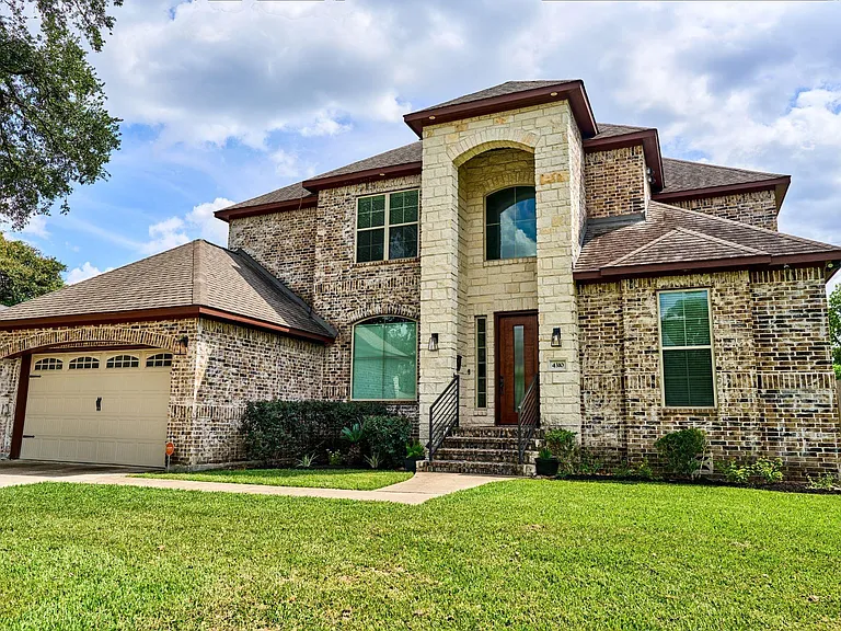 4310 Fernwood Dr — Photo 2