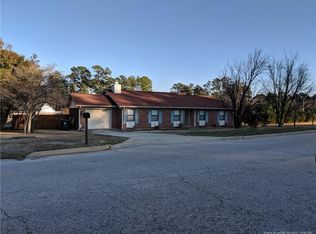 997 Millstream Rd, Fayetteville, NC 28314