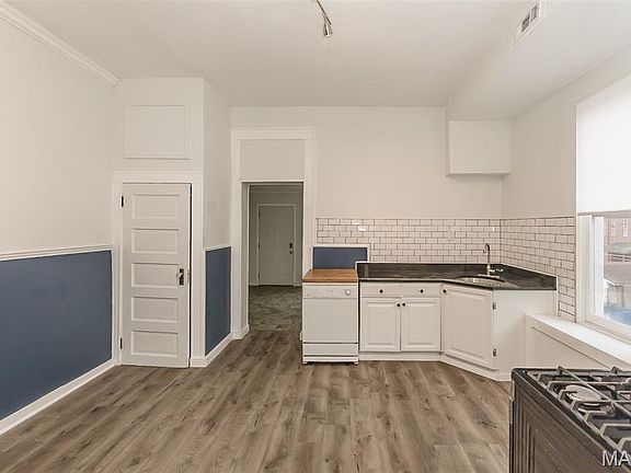 3rd image of 3342 Illinois Ave