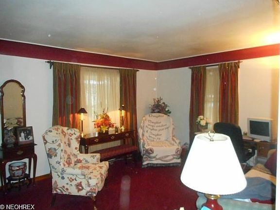 3rd image of 1577 Weston Ave