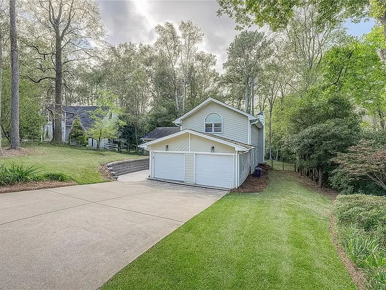 1185 Lake Colony Dr — Photo 37