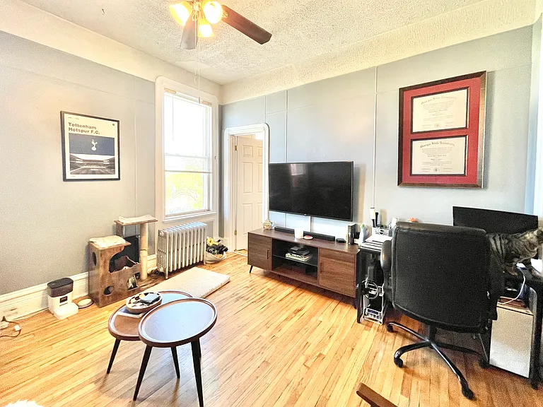 1359 W Chicago Ave #C2 — Photo 2