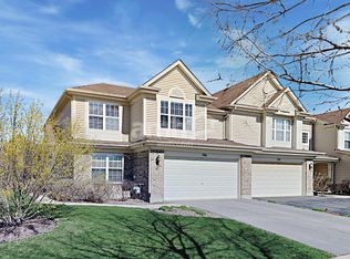 746 Lancaster Dr, Hampshire, IL 60140