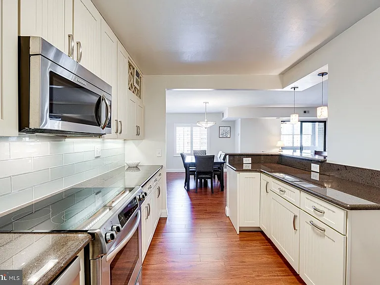 8340 Greensboro Dr #521 — Photo 6