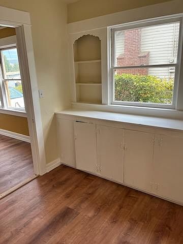 2nd image of 5320 Capistrano Ave