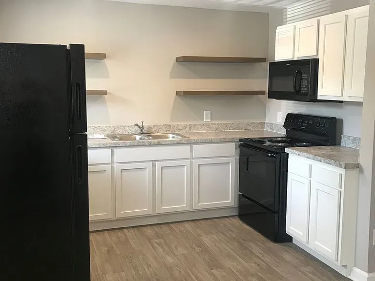 1131 Woodruff Ave — Photo 23