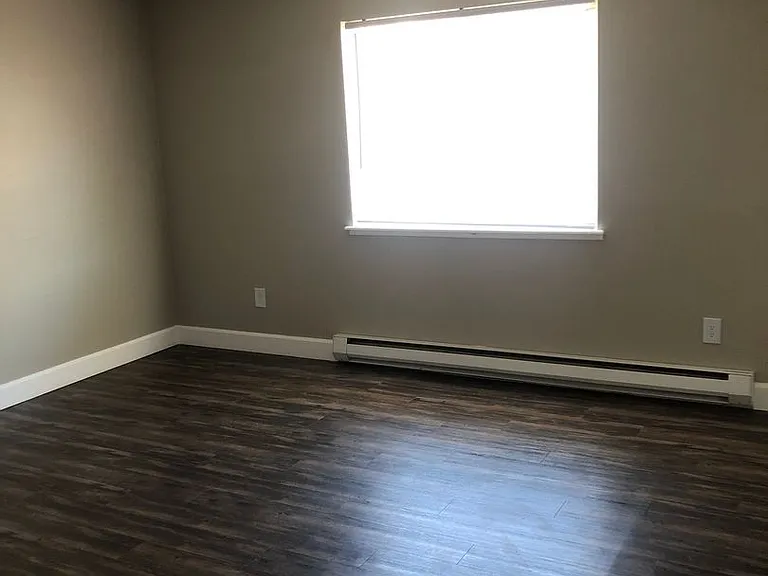 Top Unit Available! 2 Bed 1 Bath Condo — Photo 14
