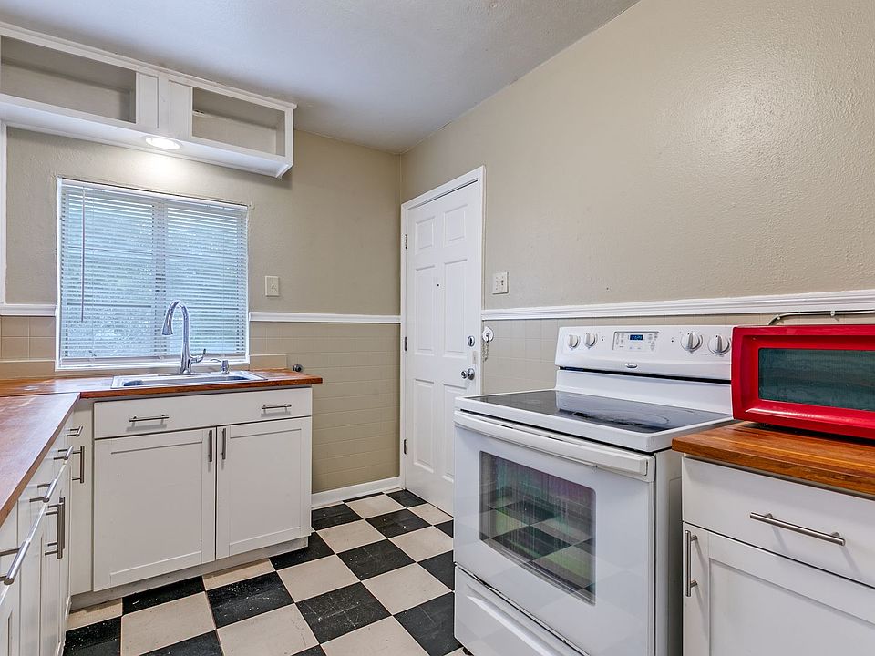1st image of 229 Natalen Ave APT 1
