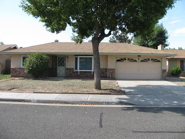 1st image of 2817 Carl Dr