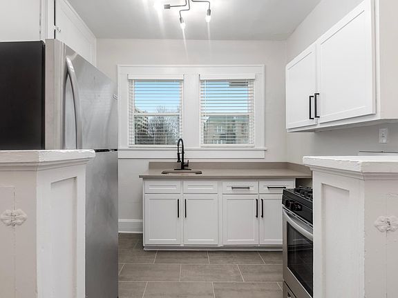 Full View 1BR Kitchen