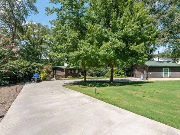 214 Clearwater Shores Rd E, Fair Play, SC 29643