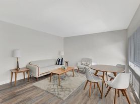 414 Seasage Dr