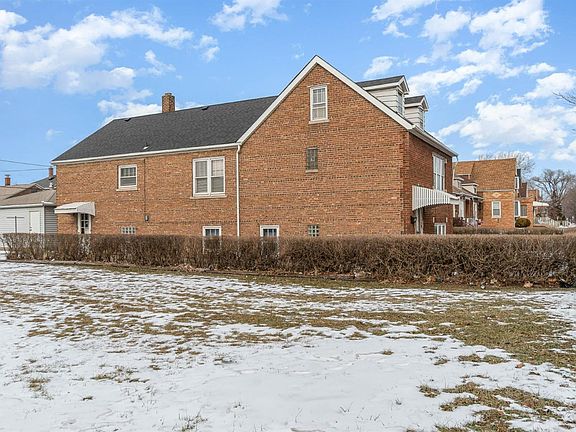 4th image of 4242 Euclid Ave