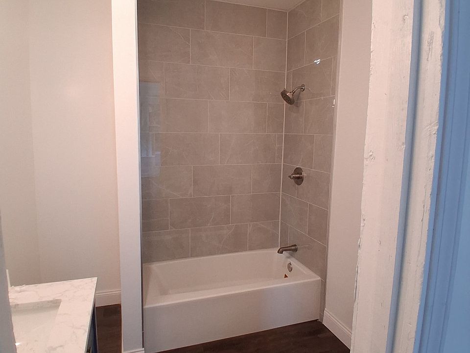 2nd image of 138 Highland Ave APT 1