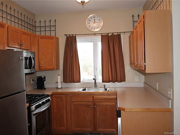 4th image of 23 Copper Creek Cir