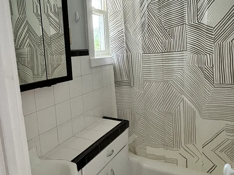 305 E 3rd Ave #3 — Photo 4