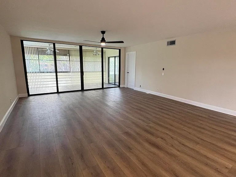 11280 Green Lake Dr #203 — Photo 8