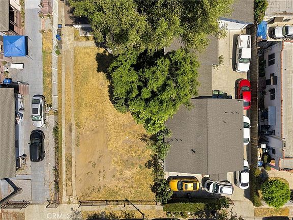 4th image of 717 W 73rd St