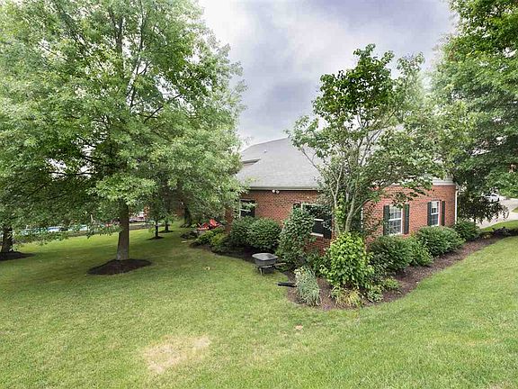 3rd image of 1863 Knollmont Dr