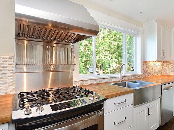Check's style range & hood