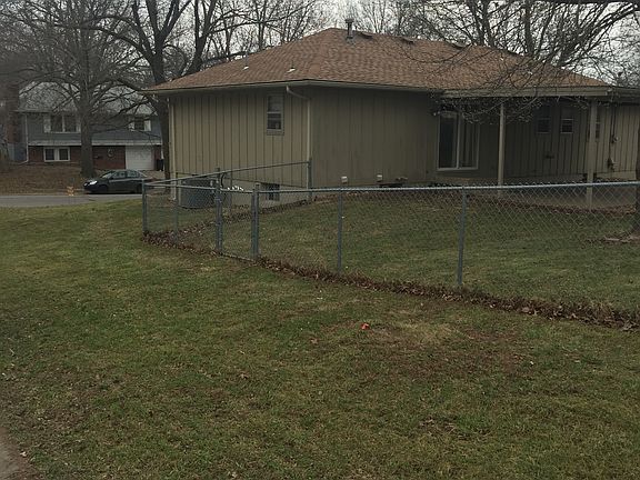 2nd image of 4000 S Coventry Dr