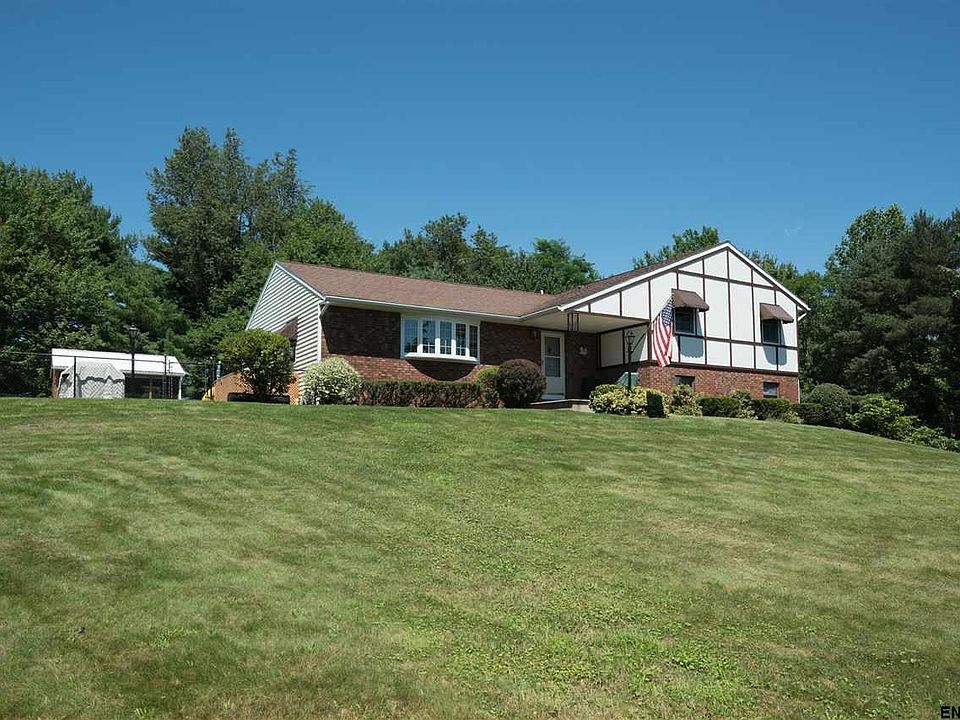 1st image of 617 Pinewoods Ave