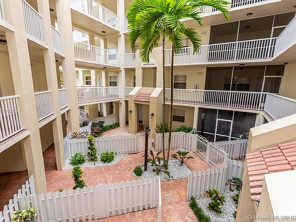 5th image of 10730 NW 66th St APT 211