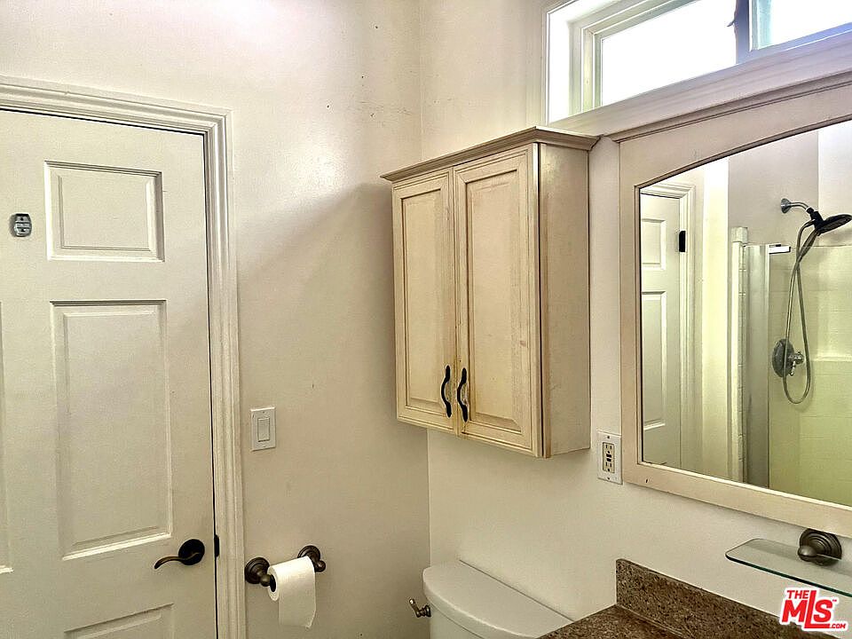 1st image of 3930 La Crescenta Ave