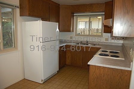 4th image of 2960 Montclaire St