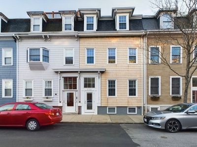 773 E 6th St, South Boston, MA, 02127