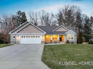 16831 Watersedge Dr, Grand Haven, MI