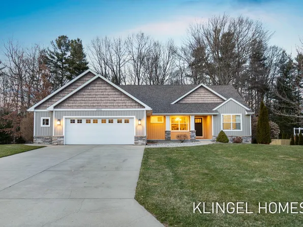 16831 Watersedge Dr, Grand Haven, MI 49417